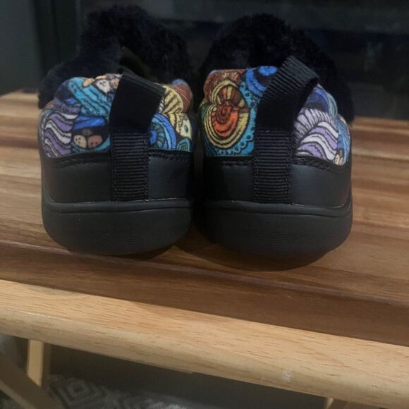 New Multicolor Winter Slippers - Picture 3 of 5